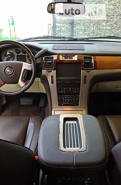 Внедорожник / Кроссовер Cadillac Escalade 2013 в Киеве