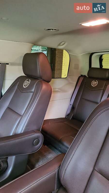 Внедорожник / Кроссовер Cadillac Escalade 2013 в Киеве