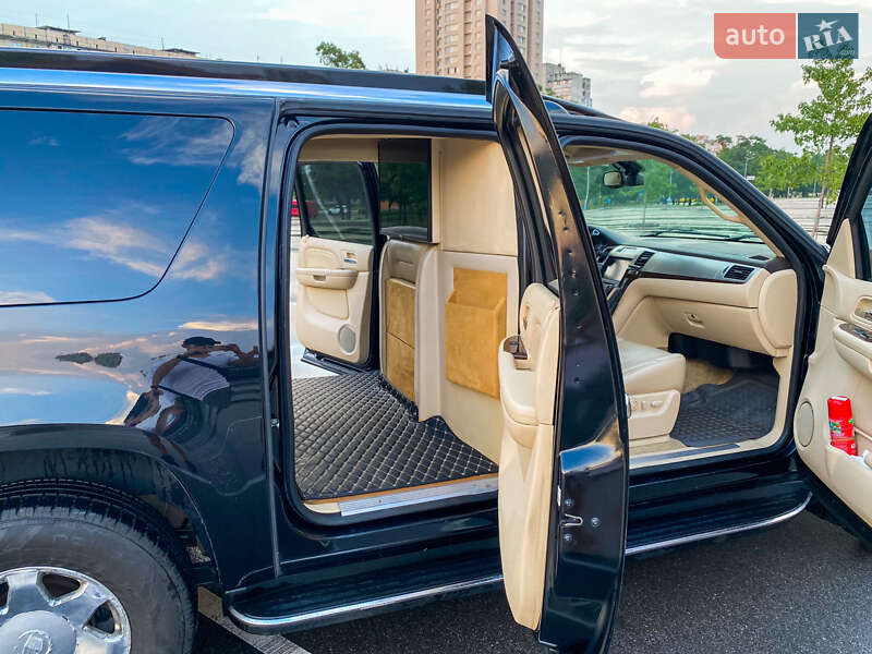 Внедорожник / Кроссовер Cadillac Escalade 2007 в Киеве