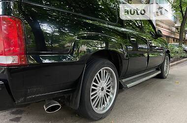 Внедорожник / Кроссовер Cadillac Escalade 2003 в 