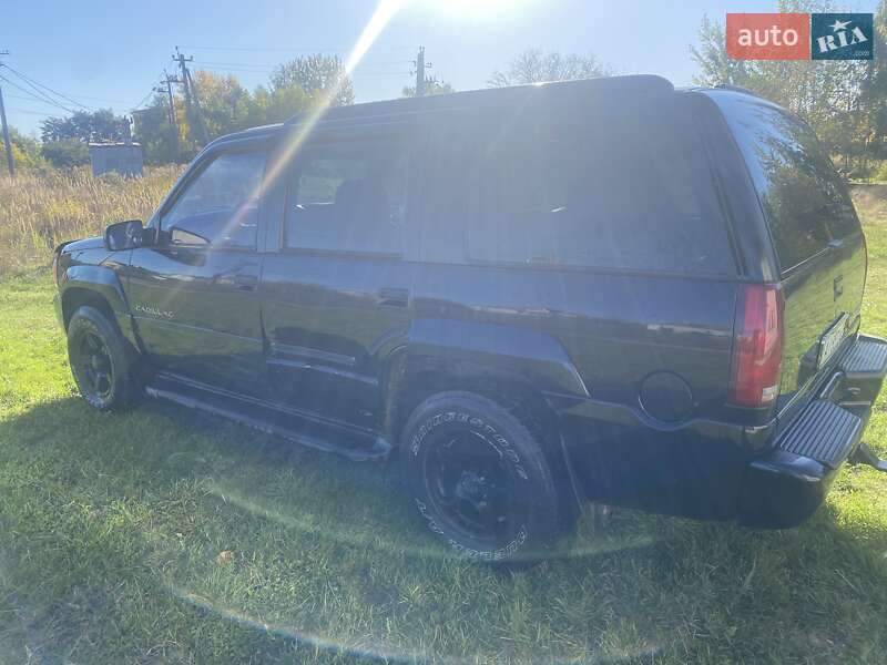 Внедорожник / Кроссовер Cadillac Escalade 2000 в Боярке