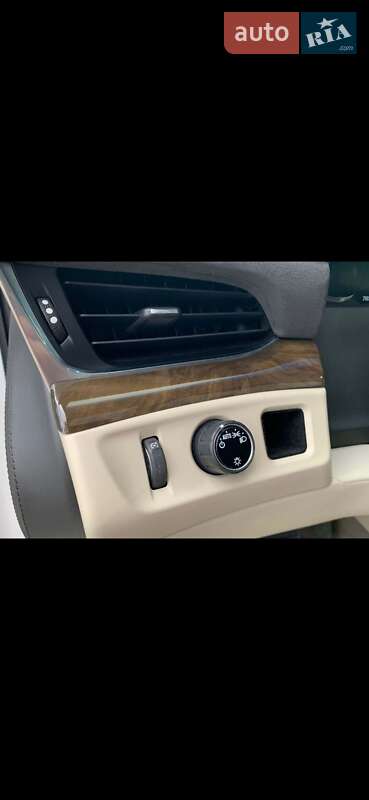 Внедорожник / Кроссовер Cadillac Escalade 2017 в Киеве