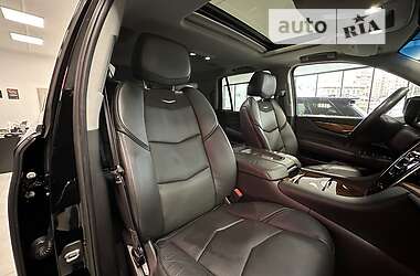 Внедорожник / Кроссовер Cadillac Escalade 2014 в Тернополе