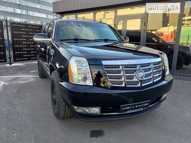 Внедорожник / Кроссовер Cadillac Escalade 2011 в Киеве