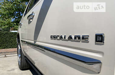 Внедорожник / Кроссовер Cadillac Escalade 2008 в Днепре