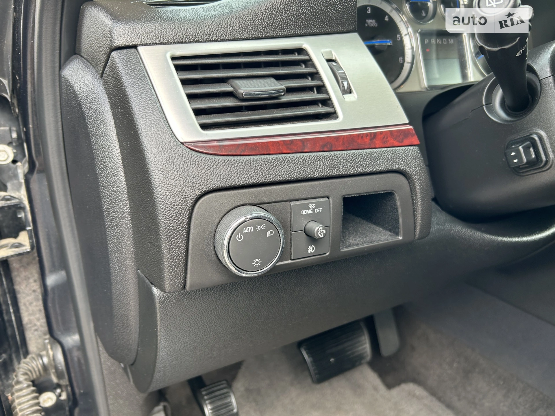 2011 Cadillac Escalade - мініатюра 18