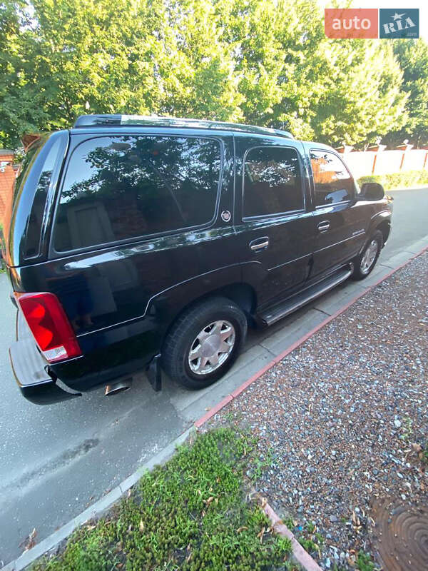 Позашляховик / Кросовер Cadillac Escalade 2004 в Києві