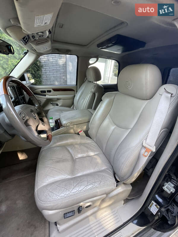 Позашляховик / Кросовер Cadillac Escalade 2004 в Києві