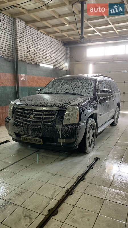 Внедорожник / Кроссовер Cadillac Escalade 2007 в Киеве