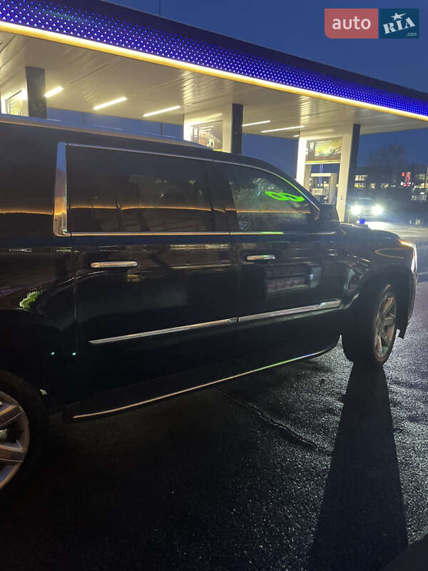 Внедорожник / Кроссовер Cadillac Escalade 2015 в Киеве