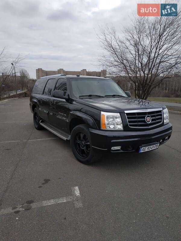 Внедорожник / Кроссовер Cadillac Escalade 2005 в Кривом Роге фото 8 Внедорожник / Кроссовер Cadillac Escalade 2005 в Кривом Роге