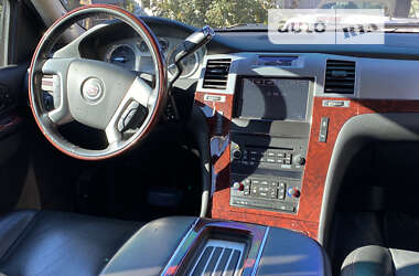 Позашляховик / Кросовер Cadillac Escalade 2013 в Сумах