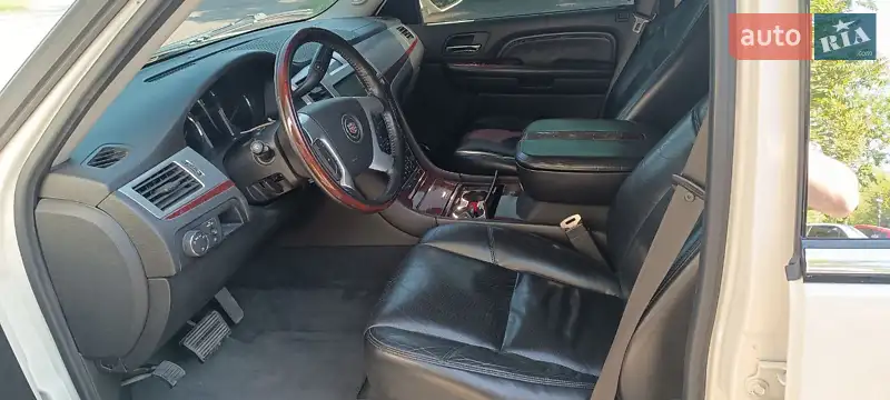 Cadillac Escalade 2008 VIN 1GYFK63878R241127 фото оголошення 4 з 47