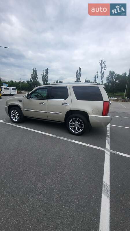Внедорожник / Кроссовер Cadillac Escalade 2013 в Киеве