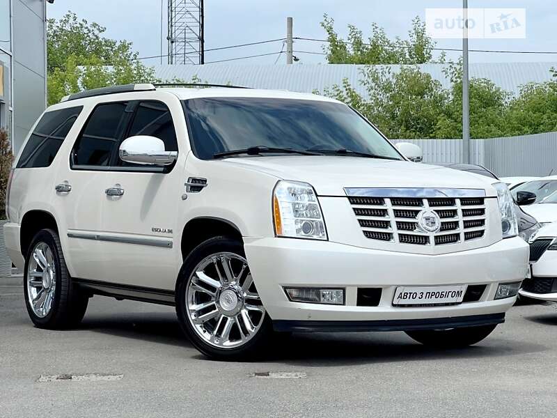 Внедорожник / Кроссовер Cadillac Escalade 2010 в Киеве