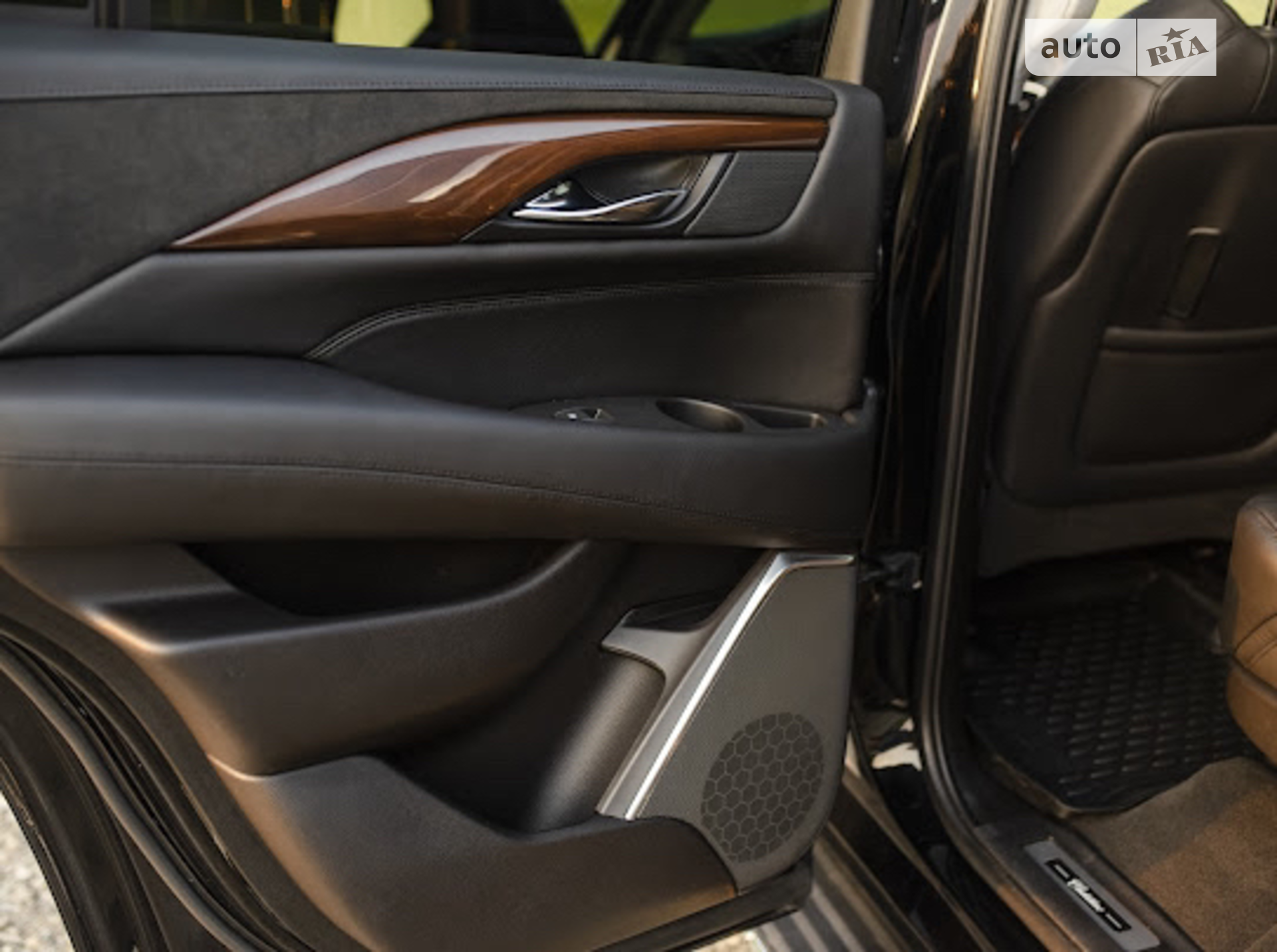 2019 Cadillac Escalade - мініатюра 22