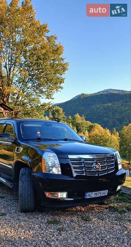 Внедорожник / Кроссовер Cadillac Escalade 2011 в Косове