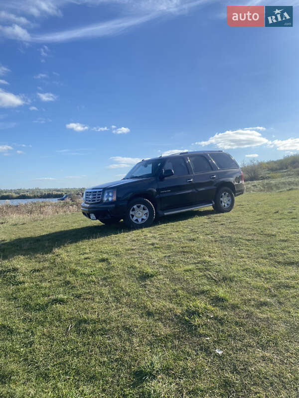 Позашляховик / Кросовер Cadillac Escalade 2004 в Южноукраїнську