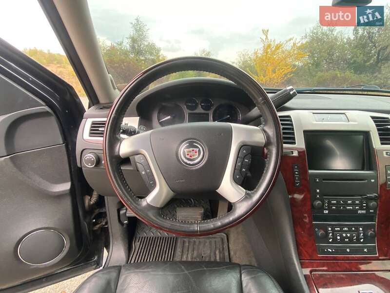 Позашляховик / Кросовер Cadillac Escalade 2008 в Кривому Розі