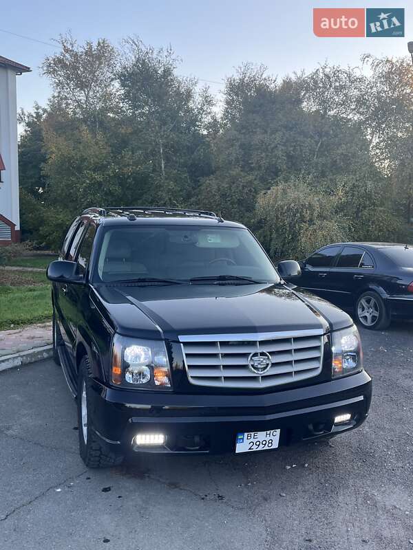 Позашляховик / Кросовер Cadillac Escalade 2004 в Южноукраїнську