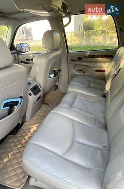 Внедорожник / Кроссовер Cadillac Escalade 2004 в Южноукраинске