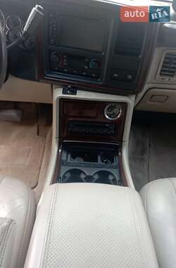Внедорожник / Кроссовер Cadillac Escalade 2006 в 