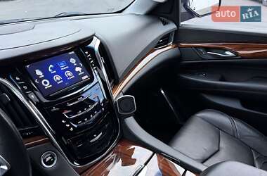 Позашляховик / Кросовер Cadillac Escalade 2014 в Петропавлівській Борщагівці