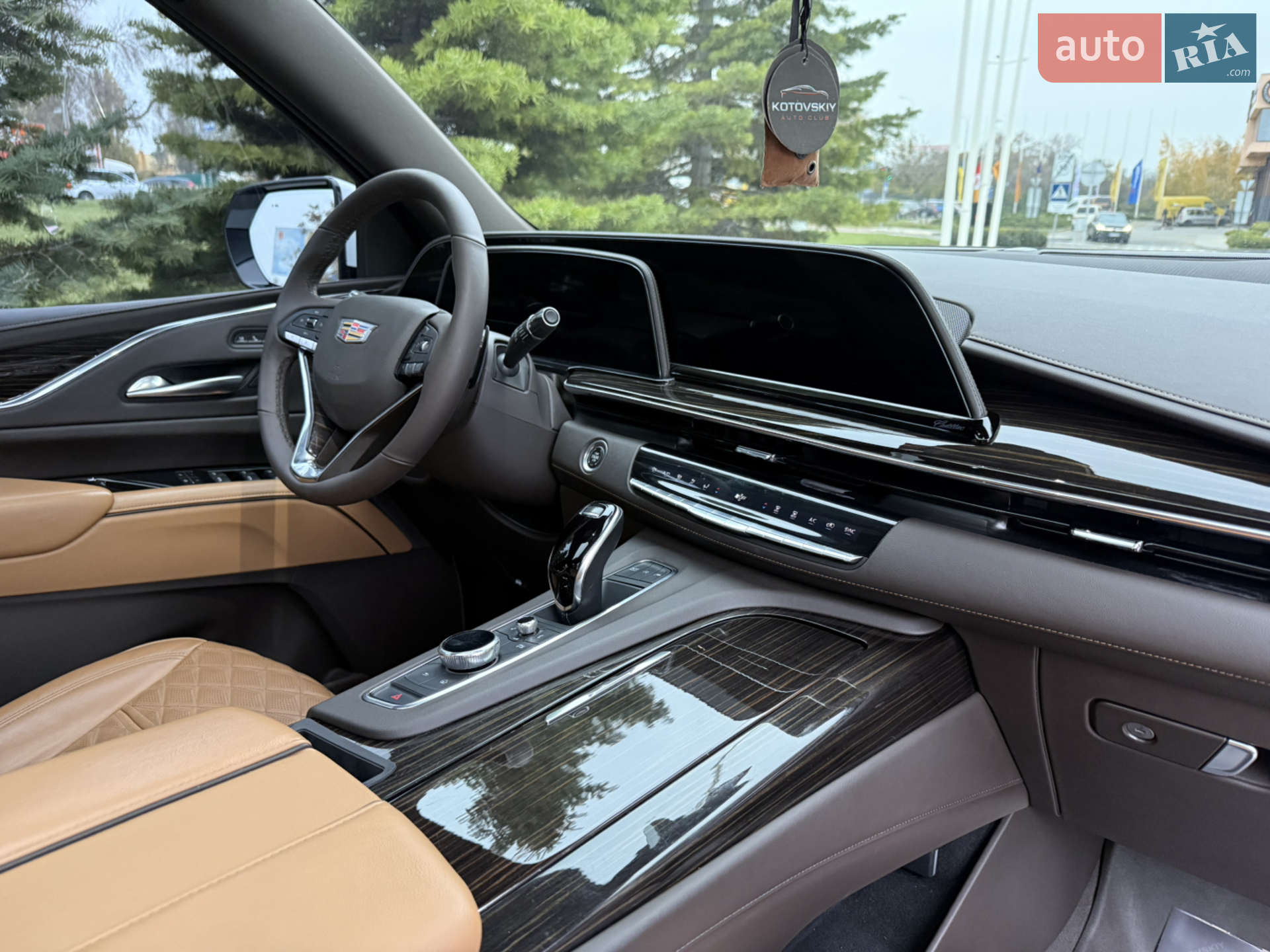 2021 Cadillac Escalade - мініатюра 16