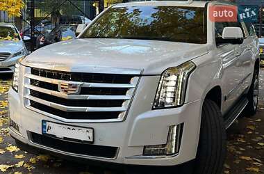 Внедорожник / Кроссовер Cadillac Escalade 2016 в 