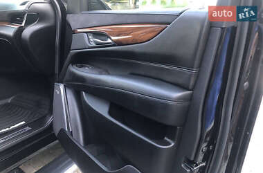 Внедорожник / Кроссовер Cadillac Escalade 2016 в 