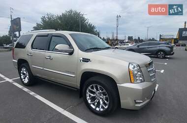 Внедорожник / Кроссовер Cadillac Escalade 2013 в Киеве