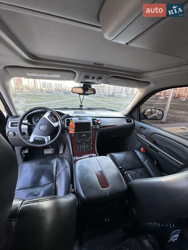 Внедорожник / Кроссовер Cadillac Escalade 2008 в Киеве