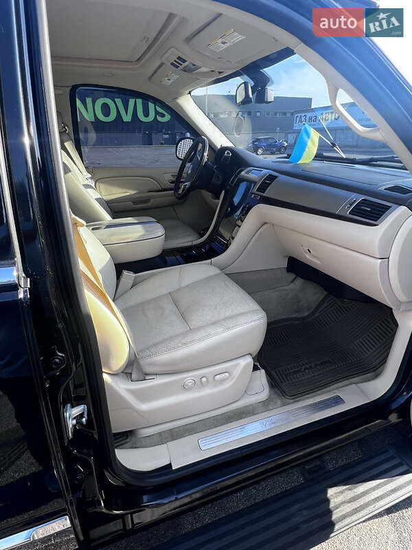 Позашляховик / Кросовер Cadillac Escalade 2008 в Києві фото 9 Позашляховик / Кросовер Cadillac Escalade 2008 в Києві