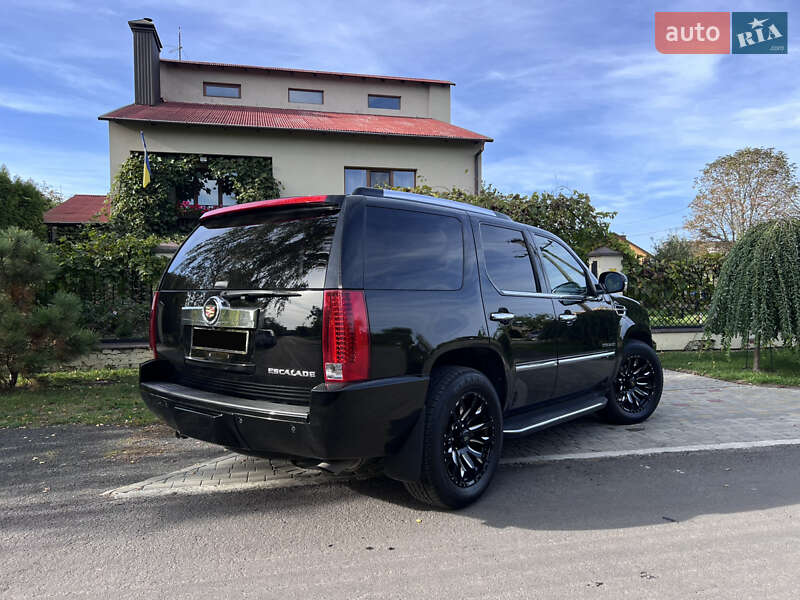 Внедорожник / Кроссовер Cadillac Escalade 2013 в Днепре фото 16 Внедорожник / Кроссовер Cadillac Escalade 2013 в Днепре