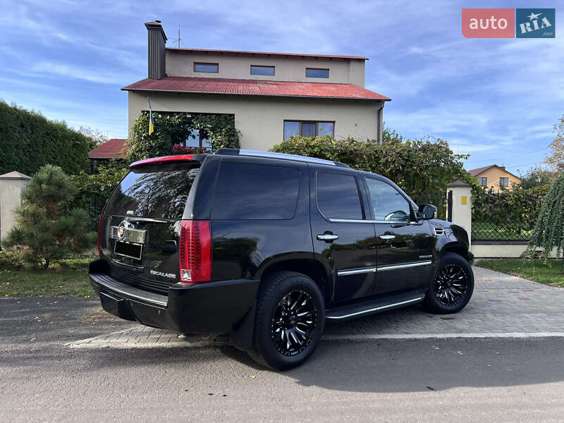 Внедорожник / Кроссовер Cadillac Escalade 2013 в Днепре фото 21 Внедорожник / Кроссовер Cadillac Escalade 2013 в Днепре
