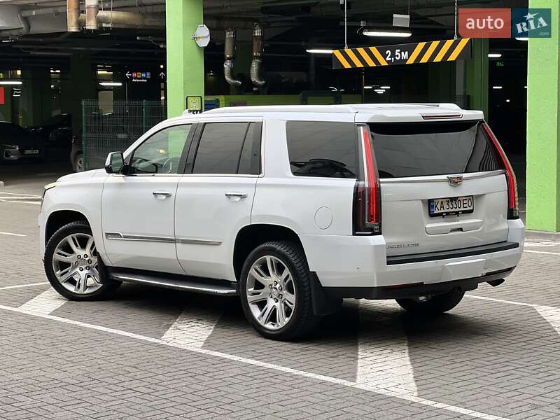 Внедорожник / Кроссовер Cadillac Escalade 2016 в Киеве