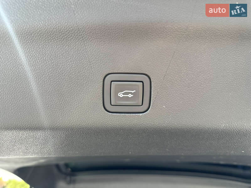 Внедорожник / Кроссовер Cadillac Escalade 2023 в Киеве фото 41 Внедорожник / Кроссовер Cadillac Escalade 2023 в Киеве