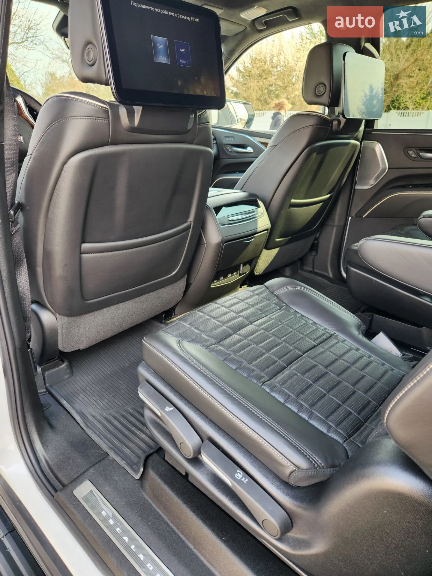 2022 Cadillac Escalade - мініатюра 14