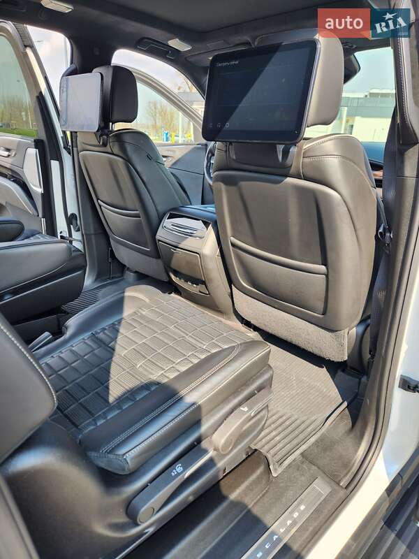 Внедорожник / Кроссовер Cadillac Escalade 2022 в Киеве