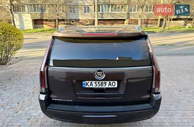 Внедорожник / Кроссовер Cadillac Escalade 2014 в 