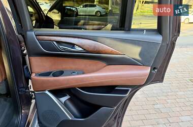 Внедорожник / Кроссовер Cadillac Escalade 2014 в 