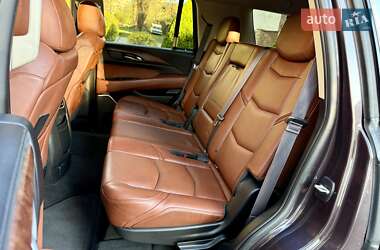 Внедорожник / Кроссовер Cadillac Escalade 2014 в 