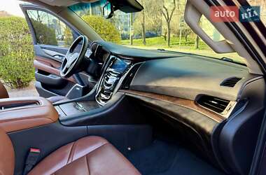 Внедорожник / Кроссовер Cadillac Escalade 2014 в 