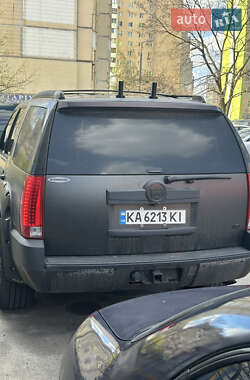 Внедорожник / Кроссовер Cadillac Escalade 2008 в 