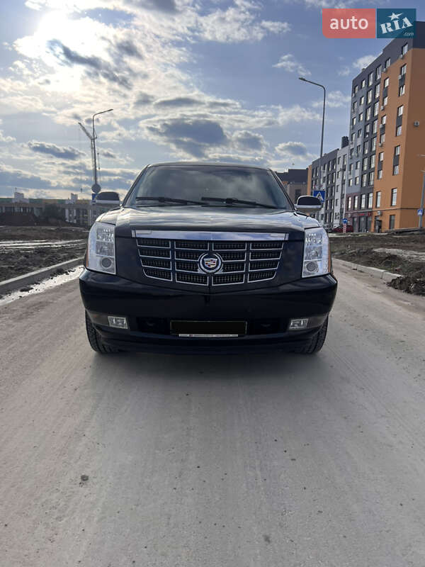 Внедорожник / Кроссовер Cadillac Escalade 2008 в 