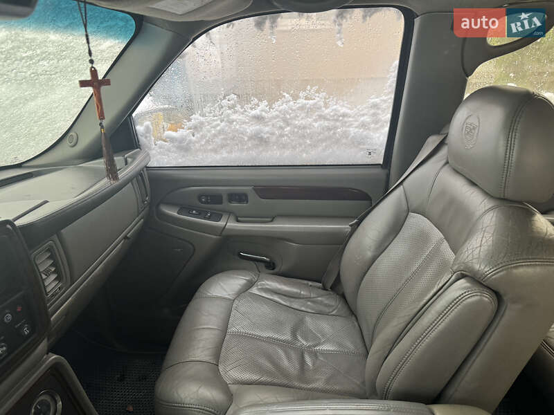 Пикап Cadillac Escalade 2002 в Ивано-Франковске