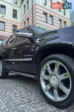 Позашляховик / Кросовер Cadillac Escalade 2008 в 