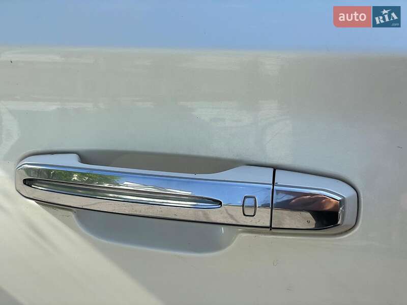 Внедорожник / Кроссовер Cadillac Escalade 2014 в Киеве