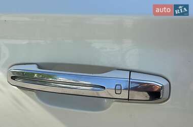 Внедорожник / Кроссовер Cadillac Escalade 2014 в 