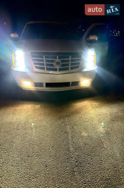 Внедорожник / Кроссовер Cadillac Escalade 2011 в 